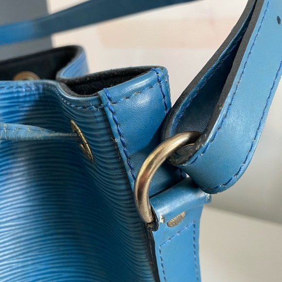 Louis Vuitton LV Authentic Blue Epi Petit Noe Shoulder Leather Bucket Bag - Picture 8 of 15